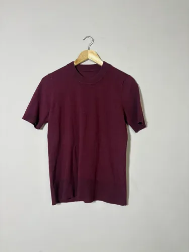 Blusinha tricô manga curta berinjela