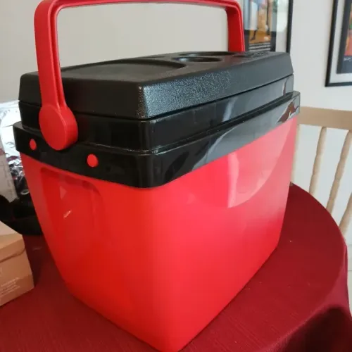 Caixa Térmica 18 Litros Vermelho com Preto