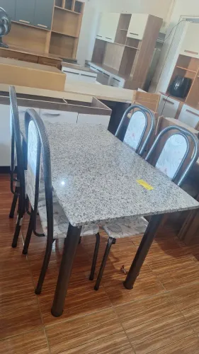 Mesa 4 cadeiras nova de granito