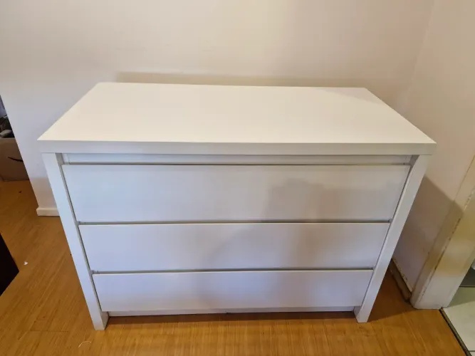Cômoda em ótimo estado