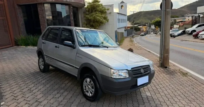 Fiat Uno Mille Celeb. WAY Econ. 1.0 F.flex 4P 2013