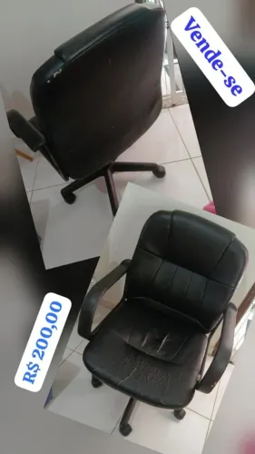 CADEIRA GIRATÓRIA COM BRAÇO