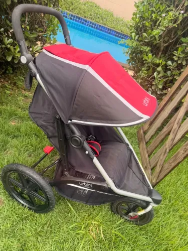 Carrinho de bebê importado