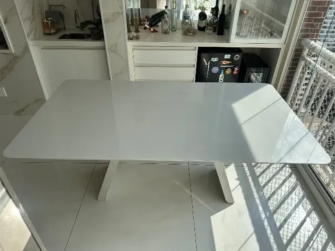 Mesa de Jantar Grande 1,80m x 1m com Vidro - Off White - 6 Lugares