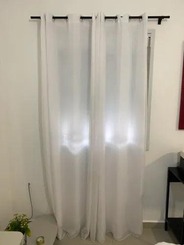 2 Cortinas Voal brancas com varão