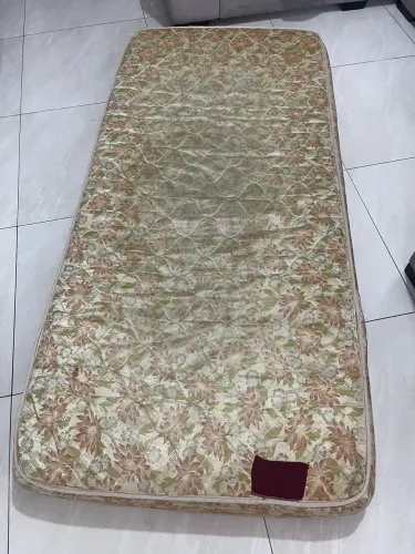 Colchão solteiro usado - doação