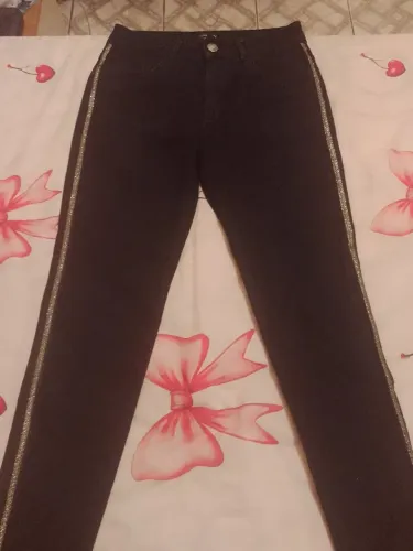 Calça Jeans com Listras Prateadas na Frente Casual Denim Marisa Jeans Tamanho 42