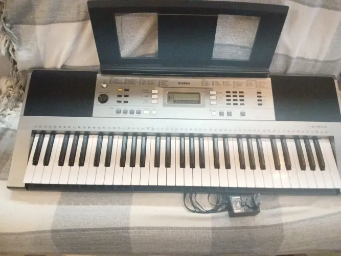 Teclado Yamaha Psr-e353 - Estado De Novo (usado 3 Vezes)