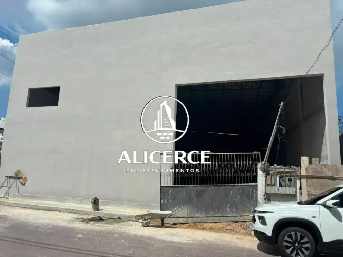 ALUGO GALPÃO DE 400 M2 NO NOVO ALEIXO