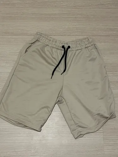 Short bege masculino 