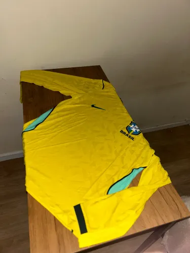 Camisa Brasil manda cumprida