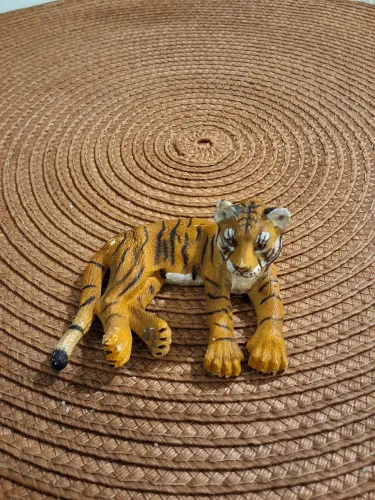 Tigre filhote cor laranja collecta 2010