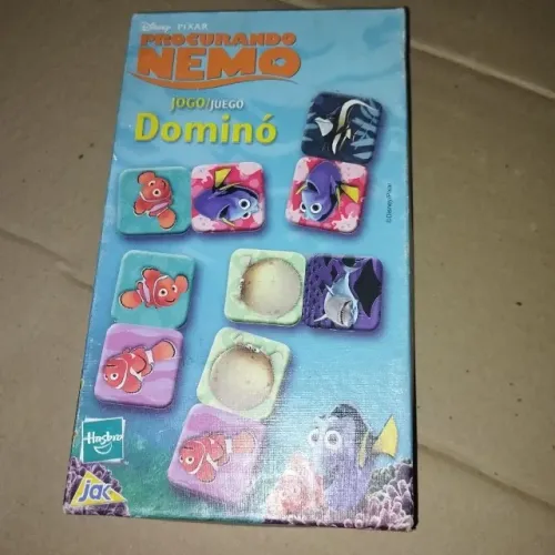Dominó Procurando o Nemo