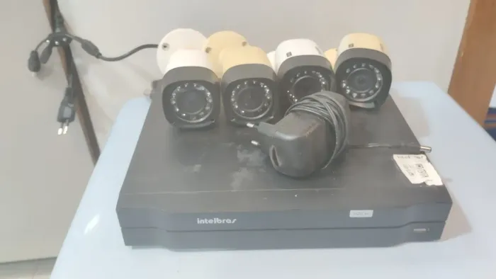 HDCVI 1004 + Câmeras ( usado )