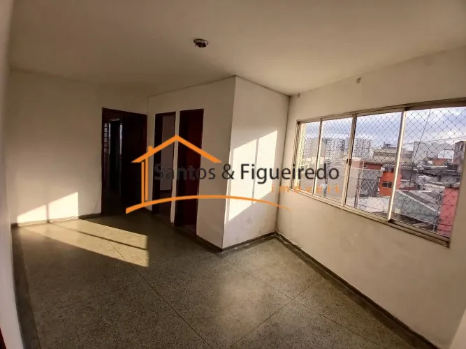 APARTAMENTO COM 2 DORMTS. - PERTINHO DO PONTO DO TROLEBUS