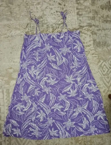 vestido lilás curto