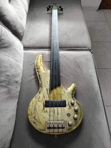 Baixo Cort Curbow 4FL Fretless + Bag