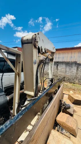 Vende-se munck 6 toneladas 