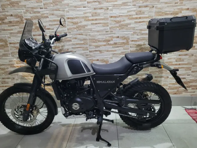 Himalayan 411 - Royal Enfield.