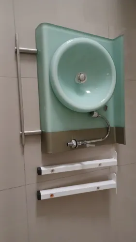 Lavatório de banheiro de vidro
