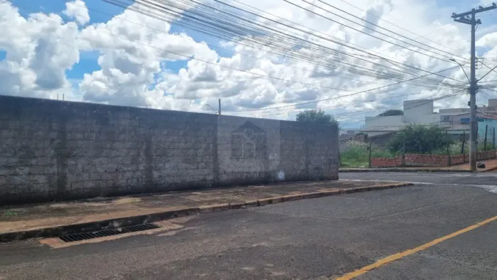 Terreno A Venda No Bairro Pampulha
