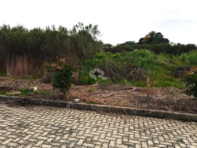 Vende-se um terreno de 750m² na Garibaldina Garibaldi