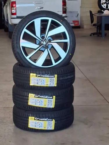 RODAS ARO 17 COM PNEUS
