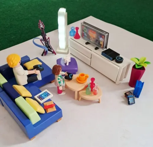 Playmobil Sala Moderna c/ Vídeo Game Tablet e Luminária à Pilha
