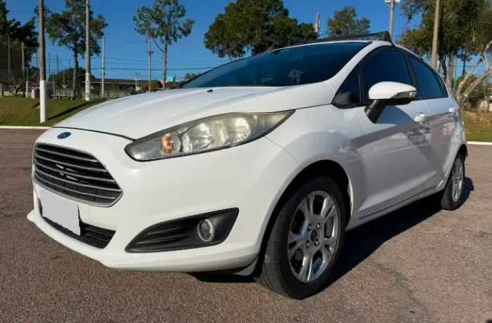Ford Fiesta 1.6 16V Flex Aut. 5P 2015