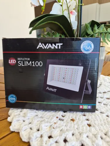 Refletor RGB 100w bivolt avant