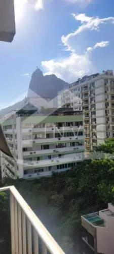 MARAVILHOSO APARTAMENTO REFORMADO EM BOTAFOGO!!!