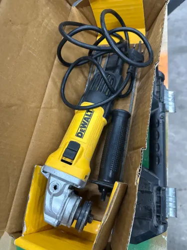 Esmerilhadeira DeWalt