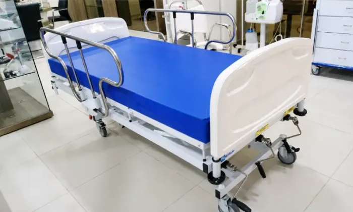 Cama Hospital 3 Manivelas | Com colhão impermável | Ajuste de Altura