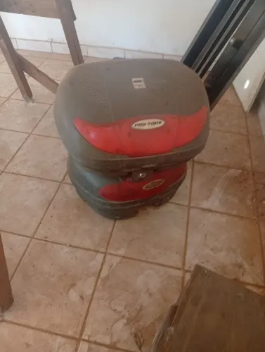 Vende se bagageiro de moto
