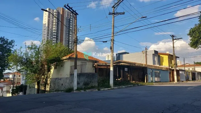 Casa à venda com 212 m2 de terreno na Vila Gumercindo, São Paulo, SP