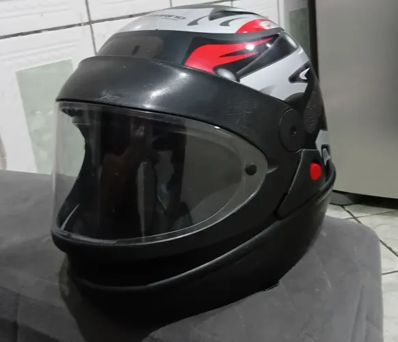 Capacete