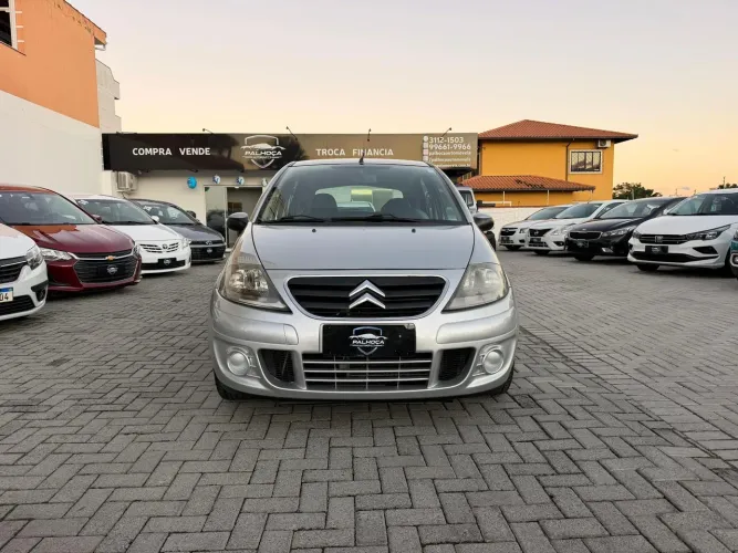 Citroen C3 GLX 1.4/ GLX Sonora 1.4 Flex 8V 5P 2012