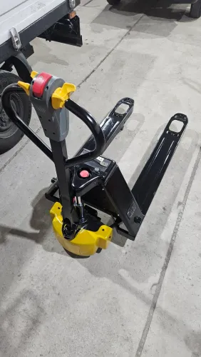Paleteira elétrica Yale MPC15