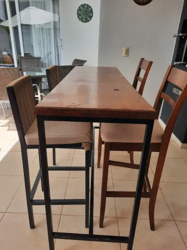 MESA BALCÃO + 4 BANQUETAS EM CORDA E MADEIRA