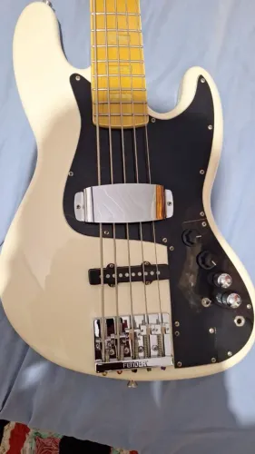Vendo baixo Fender Marcus miller 