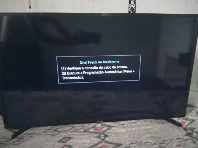 Tv Samsung smart tv usada, funciona normal,de vez e nunca ela desliga sozinha,só ligar dnv