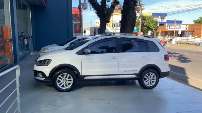 Volkswagen Spacecross 1.6 MI Total Flex 16V 2015