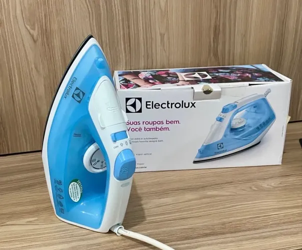 Ferro de Passar Roupa Seco e Vapor Electrolux 