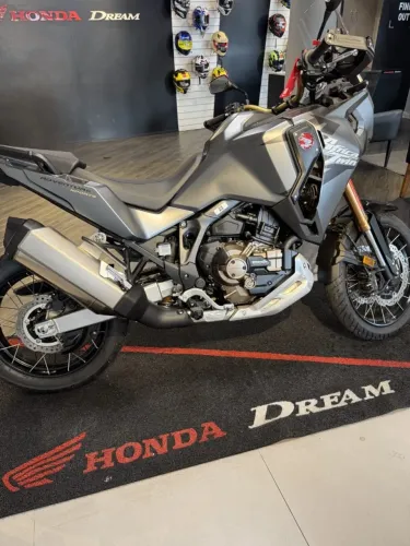CRF 1100L Africa Twin ADV SPORTS ES DCT PRONTA ENTREGA