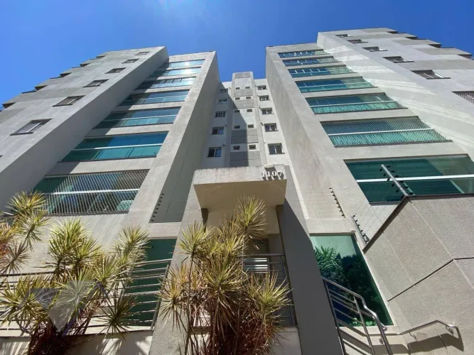 Apartamento com 3 dormitórios para alugar, 102 m² por R$ 4.580,00/mês - Centro - Cascavel/