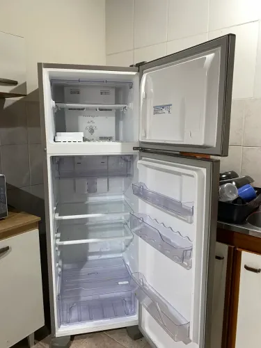 VENDE-SE GELADEIRA ELECTROLUX FROST FREE - 37L / SEMINOVA