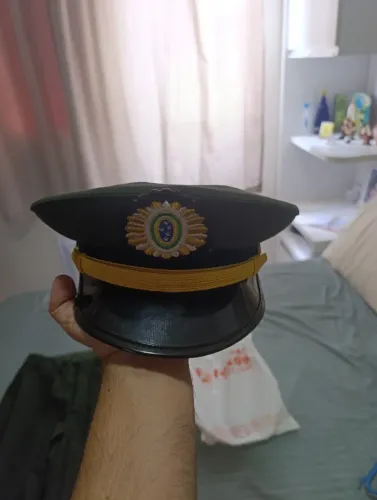 Uniforme do EB: Túnica, Delta e Camuflado.