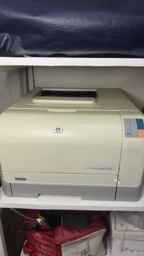 Impressora laser colorida HP CP1215