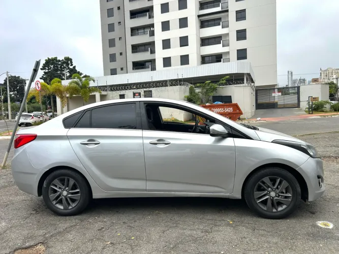 Hyundai HB20S Premium 1.6 Flex 16V Aut. 4P 2015