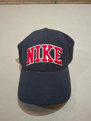 Troco boné nike original 
